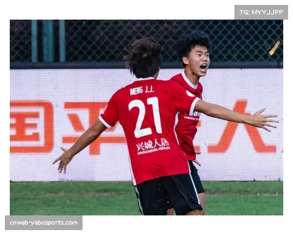 成都蓉城胡荷韬凌空抽射展技术 但领先后战术保守付出代价